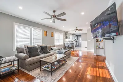 Image de Charming 2-bedroom apartment with WiFi, Ac in lovely Massapequa