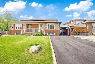 Image de Charming Home with Parking & Private Fenced Yard