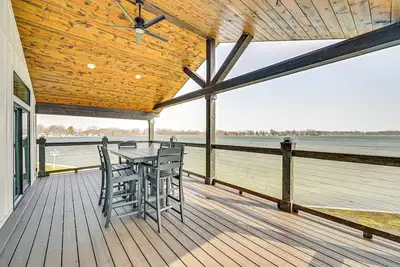 Image de Views, Swimming & Family Fun: Chapman Lake Retreat