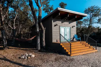 Image de The Liney Moon - Modern \"Triplet\" Tiny Home