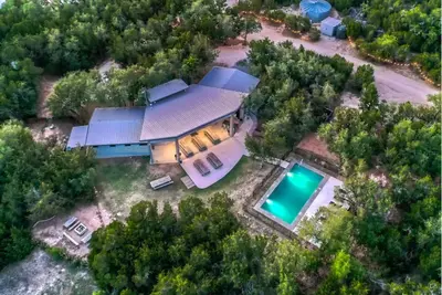 Image de The Liney Moon - \"Stellar House\", Sleeps 22