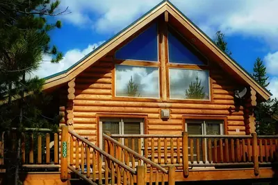 Image de Cozy Cabin with King Suite in Charming Island Park with Private Hot Tub and WiFi