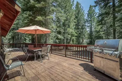 Image de Cozy Tahoe Donner Retreat – Near Lake Tahoe, Donner Lake & Palisades