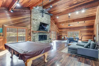 Image de Waterfront Cabin on 32 Acres in Leesburg!