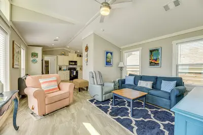 Image de Walk to Fulton Fishing Pier: Family Home w\/ Patio!