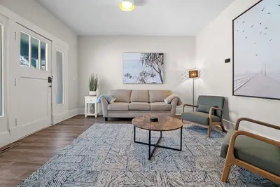 Image de 1bd/1Bath ~Duplex Dandy~ Monthly specials!