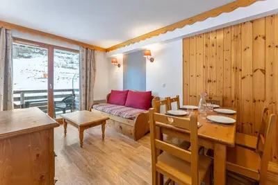 Image de Centre station, 1er étage, remise en forme, piscine, sauna, balcon, télévision, casier à ski, 34m²