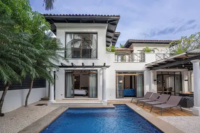 Image de Private Home with Pool Close to the Beach