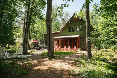 Image de Forest Haven - \nA Spectacular Cottage Home on Antrim's Chain of Lakes