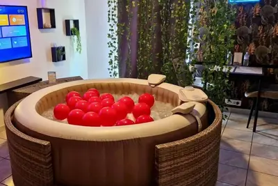 Image de Love & Détente – Jacuzzi/sauna, Home cinéma à Disney