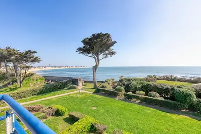 Image de Appartement avec vue sur la mer, terrasse privée et Wi-Fi