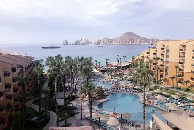 Beachfront 5 Star Luxury Resort, 2br 3 Bath   July26-August 2