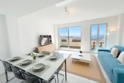 Image de Appartement familial avec vues impressionnantes sur la mer