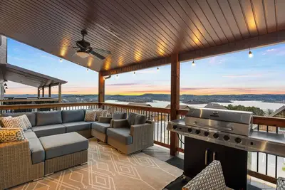 Image de 9br Family Getaway | Game Room, Theater & Big Decks