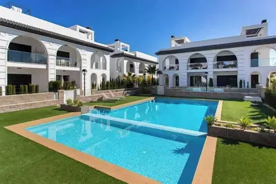 Image de Sunset Paradise - Sleeps 4, Pool, Terrace & Views