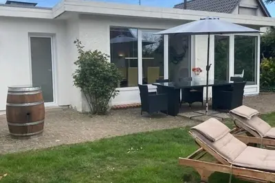 Image de Bungalow for 7 guests with 85m² in Lensterstrand (54802)
