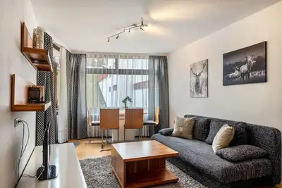 Image de Appartement '2 Zimmer Mit Pool' avec piscine privée, balcon et Wi-Fi