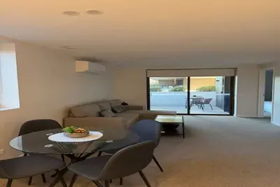 Image de Two-bedroom apartment in Canberra City