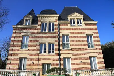Image de 200m de la plage, Piscine, hypercentre, 41m2, 1 ch, 4 pers, Wifi, refait à neuf