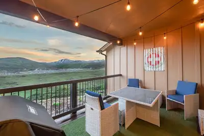 Image de Luxury home minutes to Jordanelle with balcony, Bbq, firepit, hot tub, hiking and biking nearby