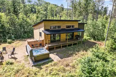 Image de Écureuil Roux | Spa, Nature & Bord de Rivière