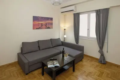 Image de Modern Rental with Cozy Charm by Ghh