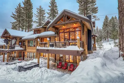 Image de New Listing! Slopeside Sanctuary at Home Run Trail Ski-In/Ski-Out