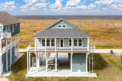 Image de Fins & Feathers! Ocean view and just so pretty!
