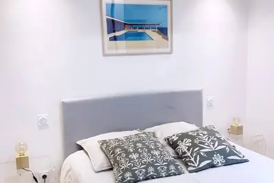 Image de Petit pont Résumé:<br>Pl