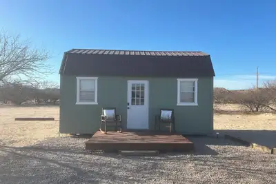 Image de Charming tiny home in Benson with WiFi, Ac and beautiful views.