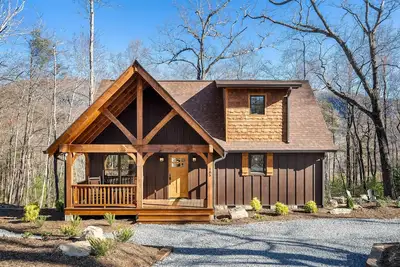 Image de Happy Bear - Lake Lure Cottage Hot Tub & Fire Pit