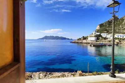 Image de Cozy apartment with wonderful sea view a few steps from the harbor
