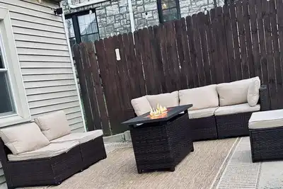 Image de PourHaus - Stylish Bourbon Trail 3br 1. 5ba Home 2 mi to Buffalo Trace Distillery