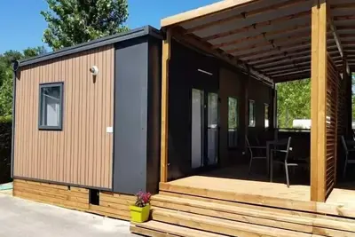 Image de Mobil-Home Tribu 6 Zimmer 10 Personen Klimaanlage + Tv 3sdb