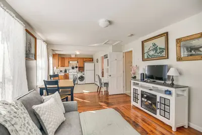 Image de 9 Mi to Beach: Home w/ Private Yard in Westport