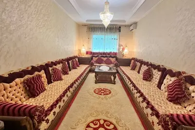 Image de Neat and comfortable 3bd 2br apartment. With new elevator.