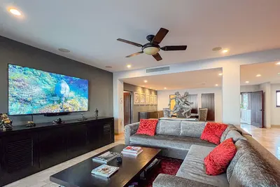 Image de Playa de La Paz Lux 1-Br condo beach view big pool 4pax