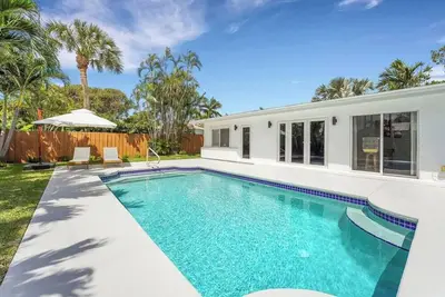 Image de “Once upon a Tide” North Palm 3br/2b/Heated Pool