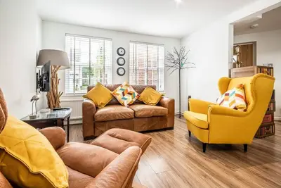 Image de Stylish Cosy 3 Bedroom Cottage with parking in Topsham