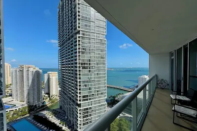 Image de Modern 1/1b at Icon Brickell 32nd fl. Pool, Spa, Gym, Free Parking, Scenic view