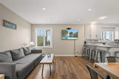 Image de The Carriage House in Sylvan Lake~Private Patio~Sleeps 4 Adults/2 Children