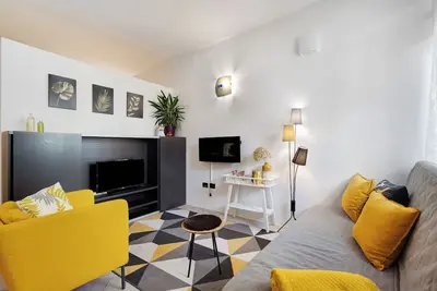 Image de Studio 'Maria Beatrice Giallo' avec vue sur lac et Wi-Fi