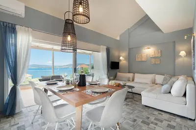 Image de Appartement 'Evagelia Luxury Family' avec vue sur la mer, Wi-Fi et climatisation