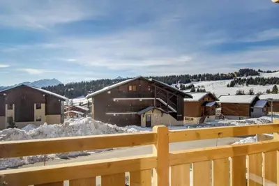 Image de Appartement \"Chalet A - o Saisies\" avec vue sur les montagnes, terrasse privée et Wi-Fi