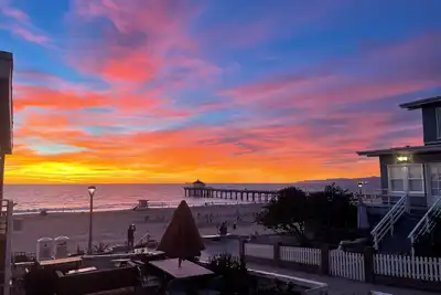 Image de Luxury Oceanfront Bungalow, Steps to Sand, Walk to Pier & Dining