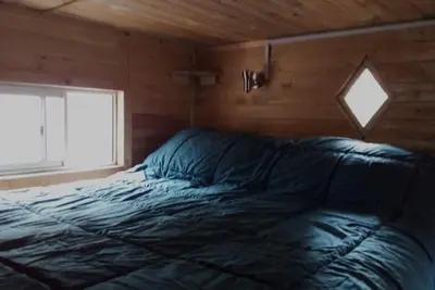 Image de Cabin in the middle of the forest