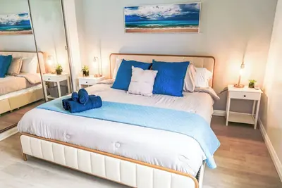 Image de 1br Luxe Beach Cozy Home w King Bed + Ev and 3 Mins Walk to Beach