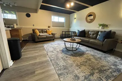 Image de Your Alaskan Getaway - 2 Bedroom 1 bath close to everything! ! !