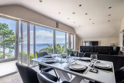 Image de Stunning apartment with uninterrupted views