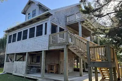 Image de Reel Retreat: Pets Welcome I Screened Porch